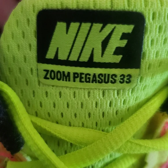 🚨🚨Nike Zoom Pegasus 33  Lime Green and Pink Running Shoes🚨🚨 - Picture 6 of 8
